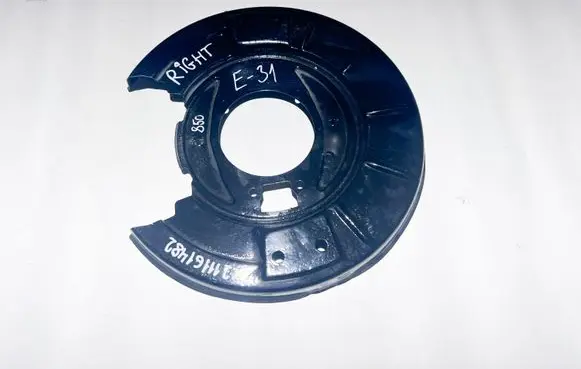 BMW 8 E31 Rear brake disc plate dust cover 1161482 34211161482