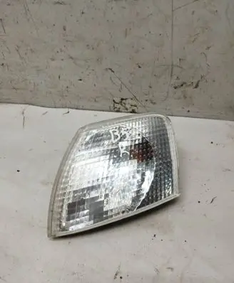 Volkswagen PASSAT B5 Front indicator light