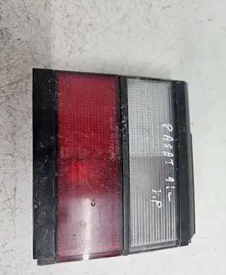 Volkswagen PASSAT B3 Tailgate rear/tail lights 333945107