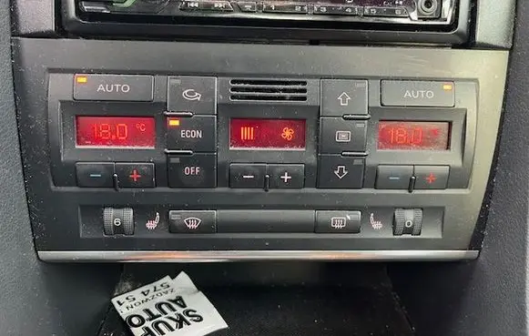 Audi A4 S4 B6 8E 8H Air conditioning/heating control unit 