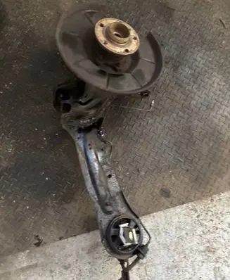 Rear wheel hub