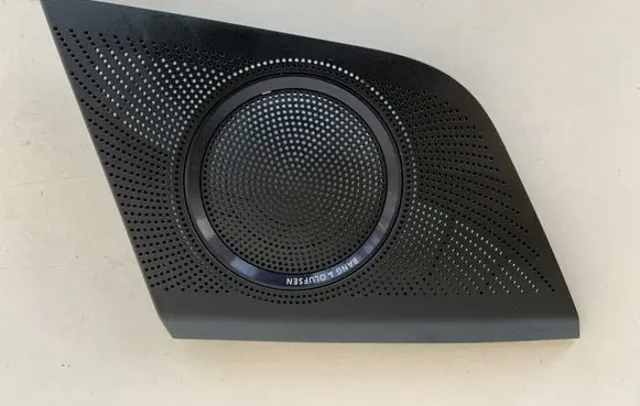 Side speaker trim/cover