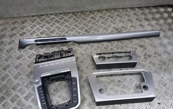 Volkswagen PASSAT CC Center console decorative trim 