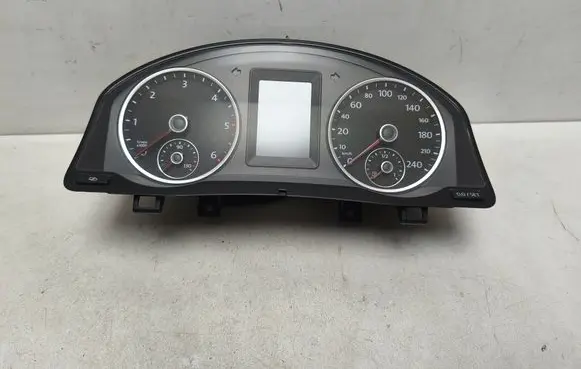 Speedometer (instrument cluster)