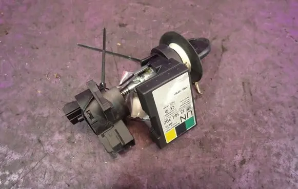 Opel Tigra B Ignition lock 