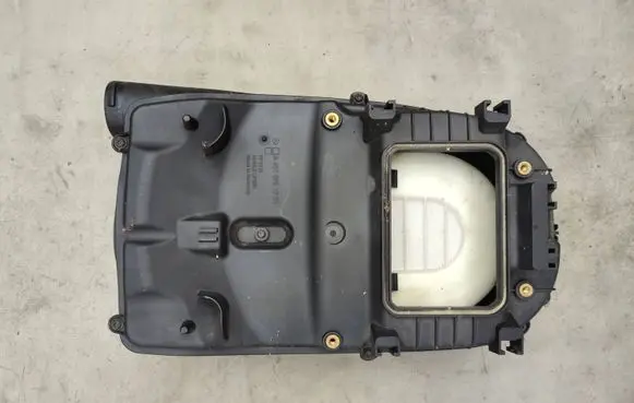 Mercedes-Benz SLK R172 Air filter box A6510901701 FP0126