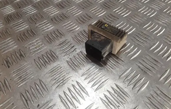 Renault Laguna II Glow plug pre-heat relay 7700115078