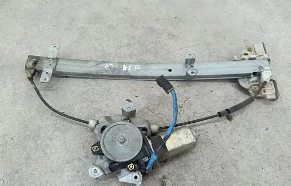 Nissan Xterra Front door window regulator with motor 
