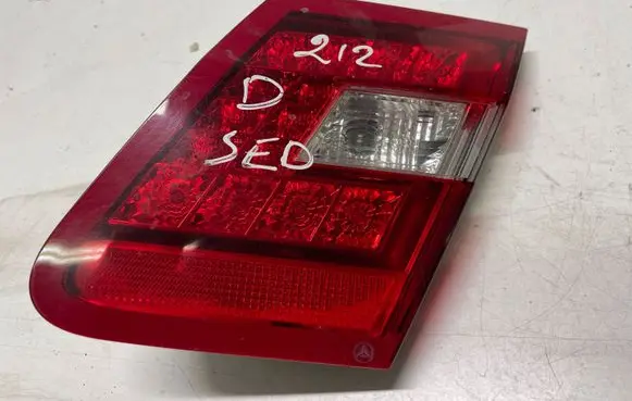 Mercedes-Benz E W212 Tailgate rear/tail lights A2129060458