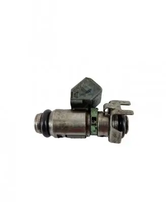 Volkswagen Golf III Fuel injector 032031A