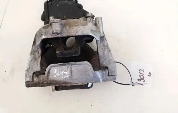 Volkswagen Touran II Engine mount bracket 1k0199262cn