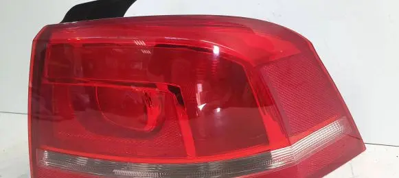 Volkswagen PASSAT B7 Rear/tail lights 3AE945096F