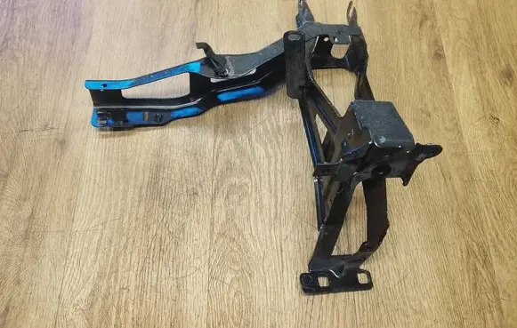 BMW X3 G01 Headlight/headlamp mounting bracket 7400113