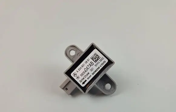Mercedes-Benz C W204 Airbag deployment crash/impact sensor A2048210651