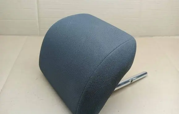 Seat Leon (5F) Rear seat headrest 