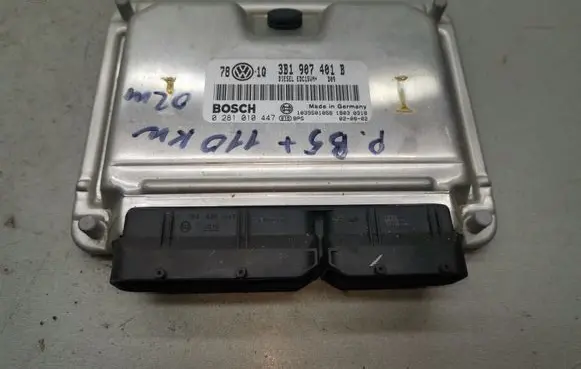 Volkswagen PASSAT B5.5 Engine control unit/module 3B1907401B 0281010447