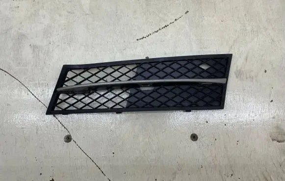 BMW 5 F10 F11 Front bumper lower grill 7200699