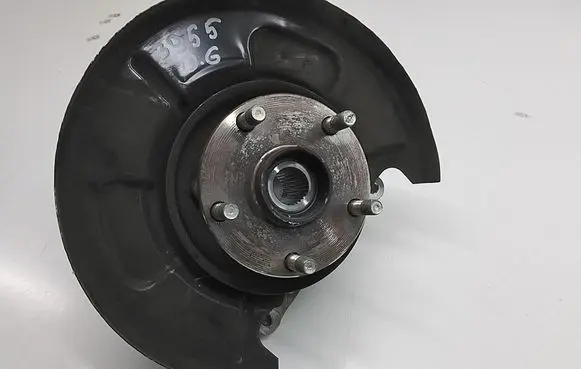 Subaru Legacy Rear wheel hub 28411AN00A