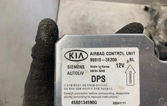 KIA Sorento Airbag control unit/module 959103E200