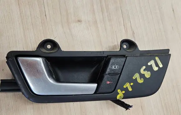 Audi A4 S4 B6 8E 8H Front door interior handle 8E1837019