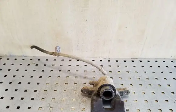 Honda CR-V Rear brake caliper