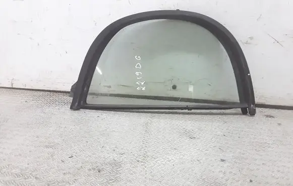 Toyota Yaris Rear vent window glass 