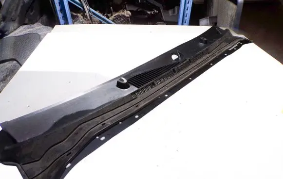 Nissan Pathfinder R51 Wiper trim 66862EB400