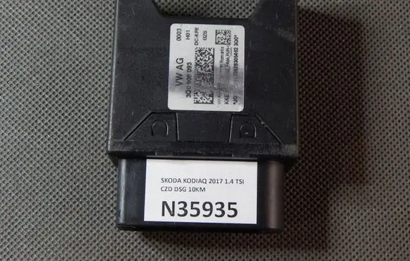 Skoda Kodiaq Fuel injection pump control unit/module 3Q0906093