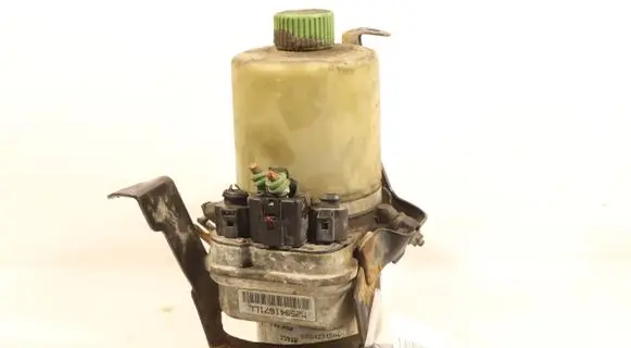 Skoda Fabia Mk2 (5J) Power steering pump 6R0423156C