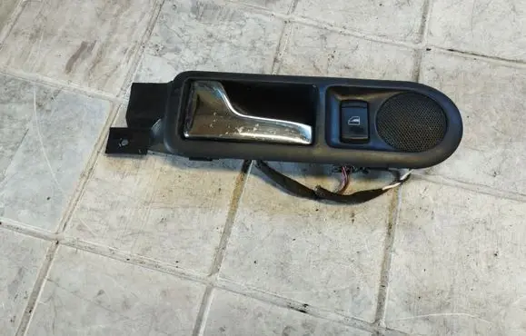 Volkswagen Golf IV Front door interior handle 3B0839113AK