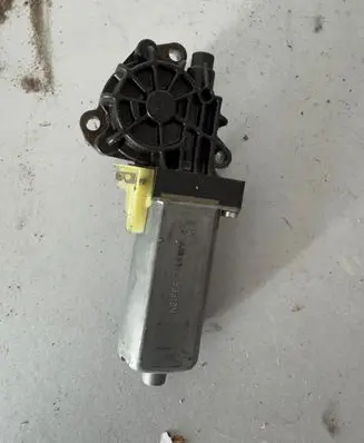 Chrysler 300 - 300C Seat adjustment motor 0390203002