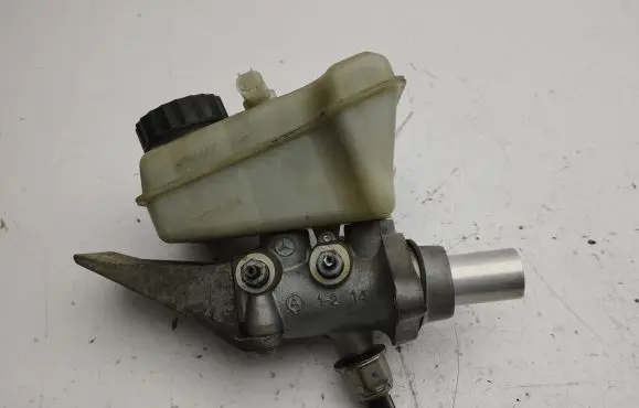 Mercedes-Benz ML W164 Master brake cylinder 03350886811
