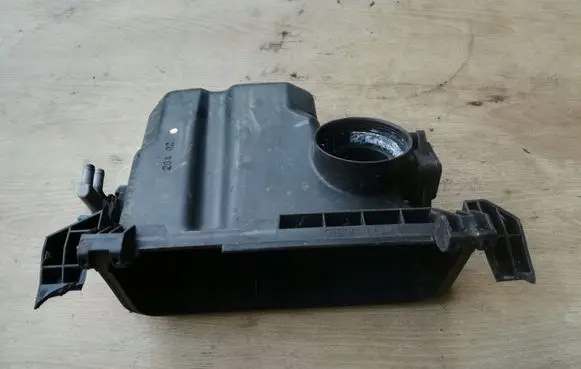 Toyota Yaris Air filter box 177000J010