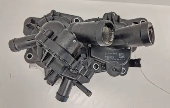 Volkswagen Golf VIII Water pump 04E121042AD 04E121121K