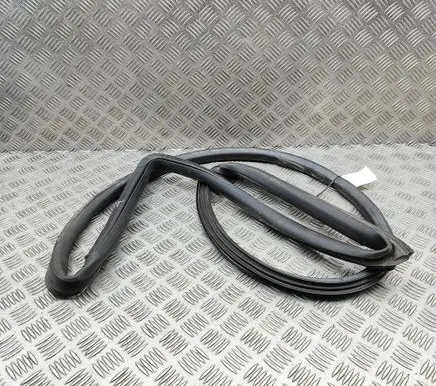 Maserati Levante Rubber seal rear door 670032884
