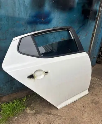 KIA Optima Rear door