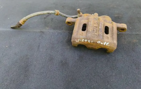Mitsubishi Outlander Front brake caliper 