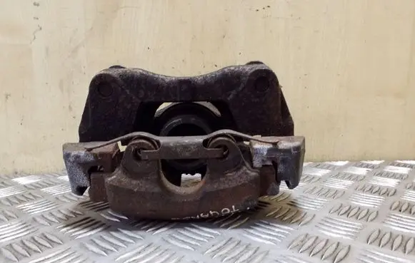 Volkswagen Touareg I Front brake caliper 7L6106D