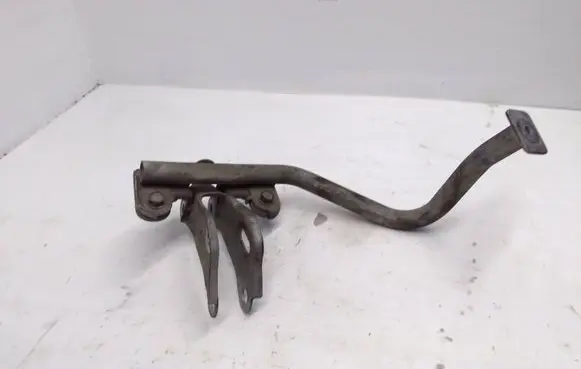 Subaru Forester SF Engine mounting bracket