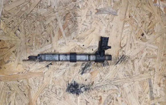 Mitsubishi Outlander Fuel injector 9659228880 002082E028 070703