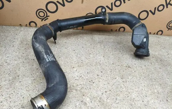 Volvo XC40 Intercooler hose/pipe 32224390 8888821422