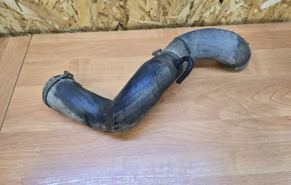 Volvo XC60 Intercooler hose/pipe 31274106