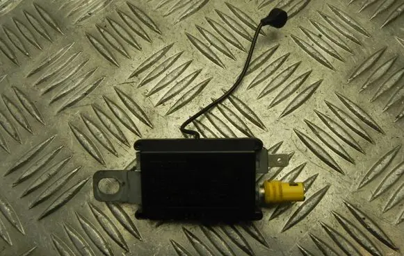 Renault Laguna II Aerial antenna amplifier 8200002590 U516