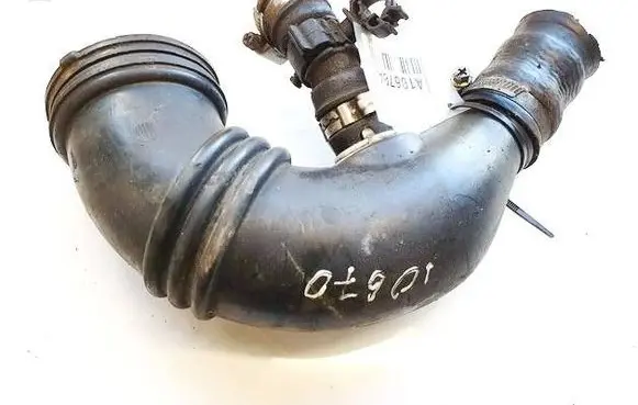 Air intake hose/pipe