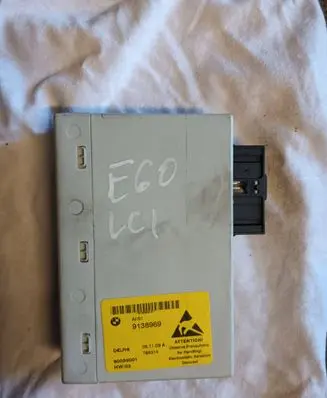BMW 5 E60 E61 Central console control unit 9138969