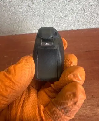 Sun visor clip/hook/bracket