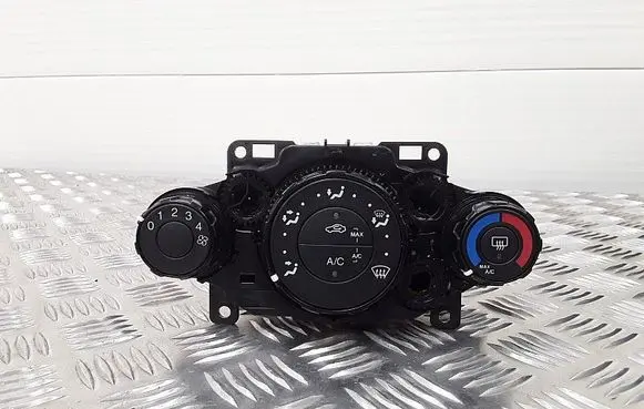 Ford Focus Climate control unit 8A6118549