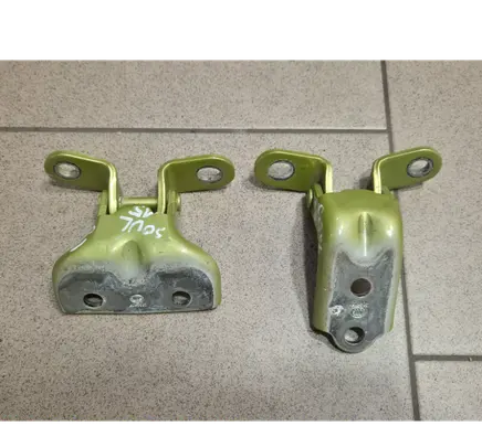 Rear door hinge set