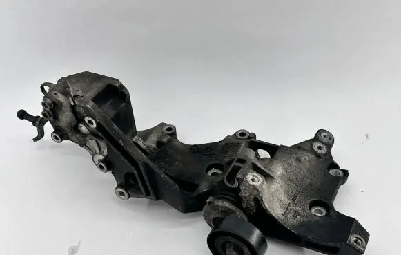Skoda Superb B6 (3T) Engine mounting bracket 03L903143Q A1919C03