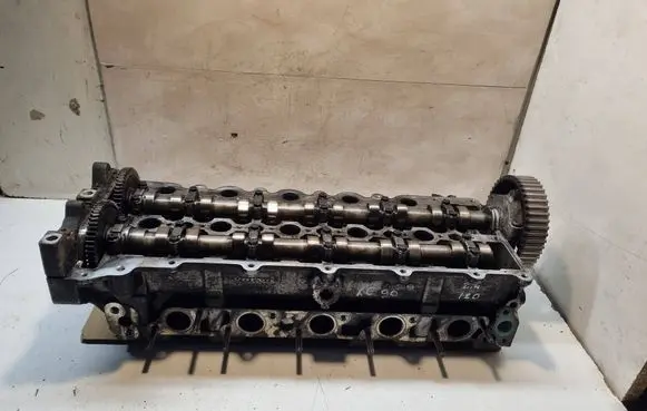 Volvo XC90 Engine head 8692577002